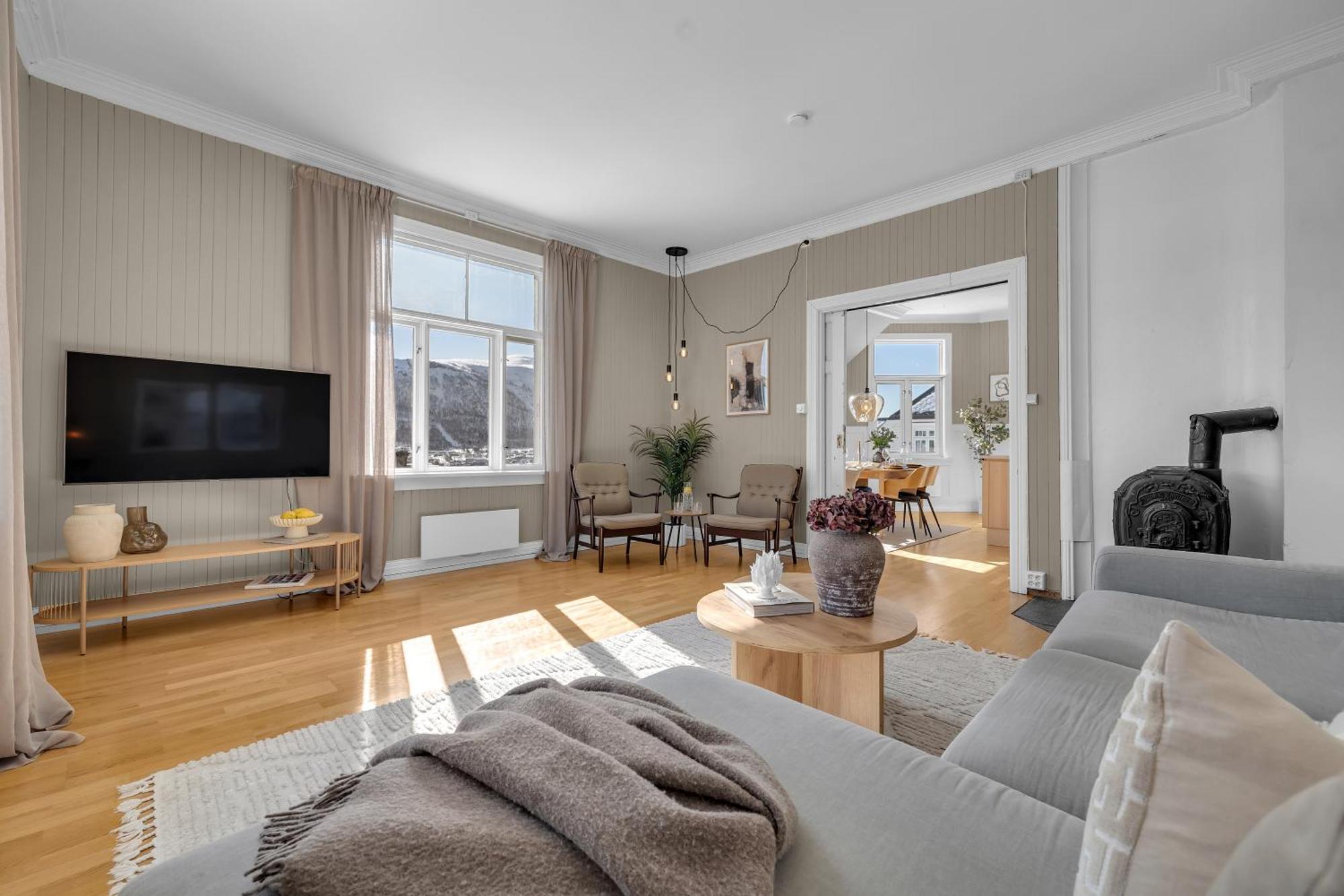 Lovely City Center Apartment With Amazing Views And Free Parking! Тромсё Экстерьер фото