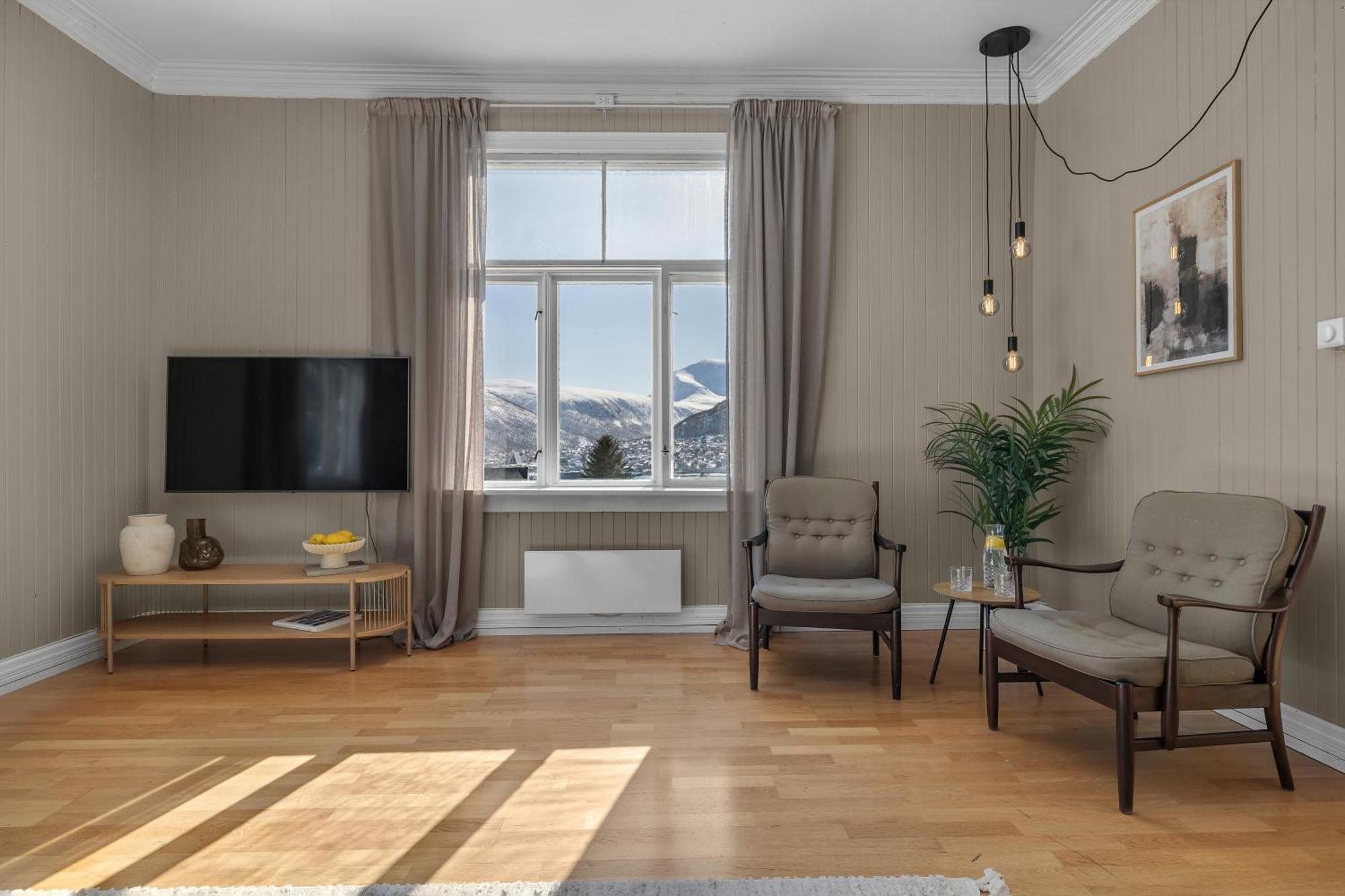 Lovely City Center Apartment With Amazing Views And Free Parking! Тромсё Экстерьер фото
