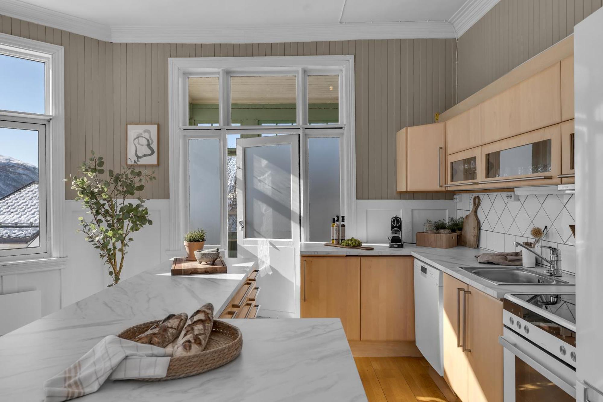 Lovely City Center Apartment With Amazing Views And Free Parking! Тромсё Экстерьер фото