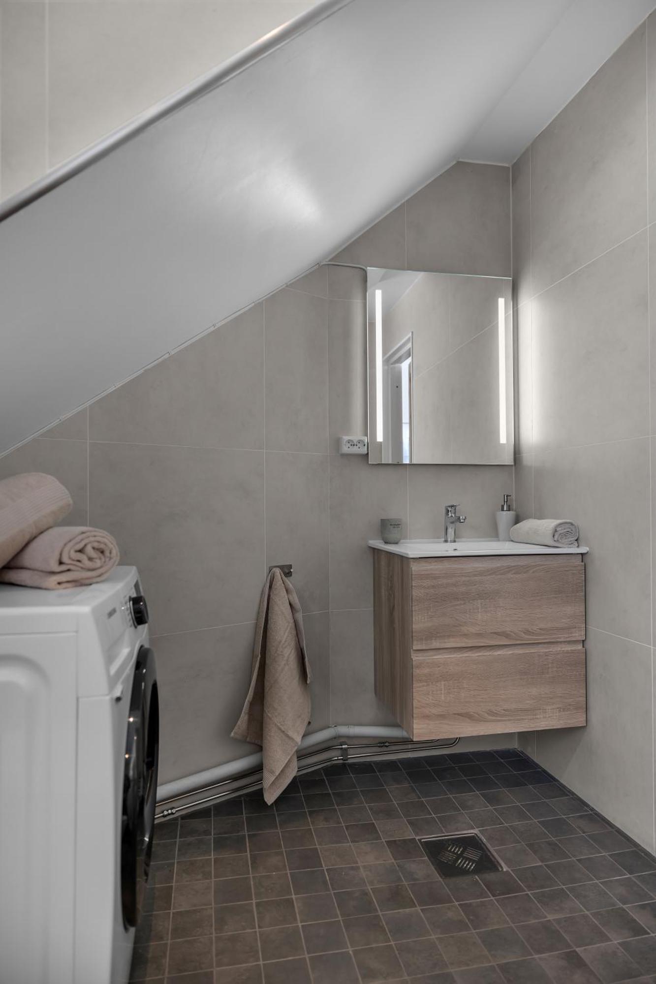 Lovely City Center Apartment With Amazing Views And Free Parking! Тромсё Экстерьер фото